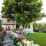 Bujtina Shkodrani 3*