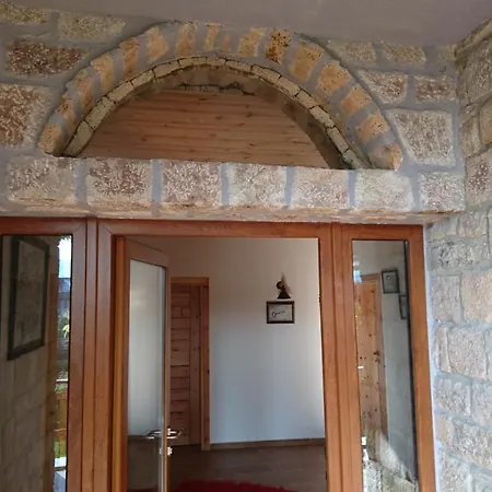 Bujtina Shkodrani Bed & Breakfast Voskopojë